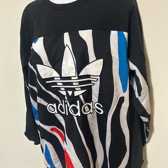 Adidas Original Women Black and Multicolor Graphic Top - Picture 3 of 6